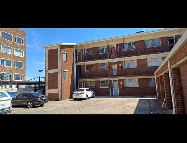 2 BEDROOM APARTMENT FOR SALE IN KEMPTON PARK